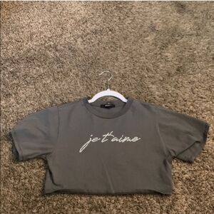 Gray Womens Shirt with 'je t'aime' Print. Sz Small. Very Cute/cropped Style